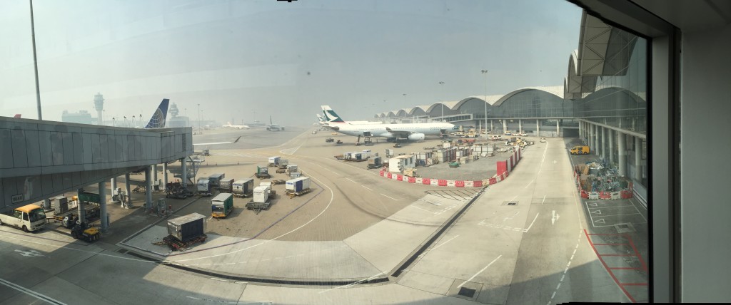 Hong Kong hidden by smog